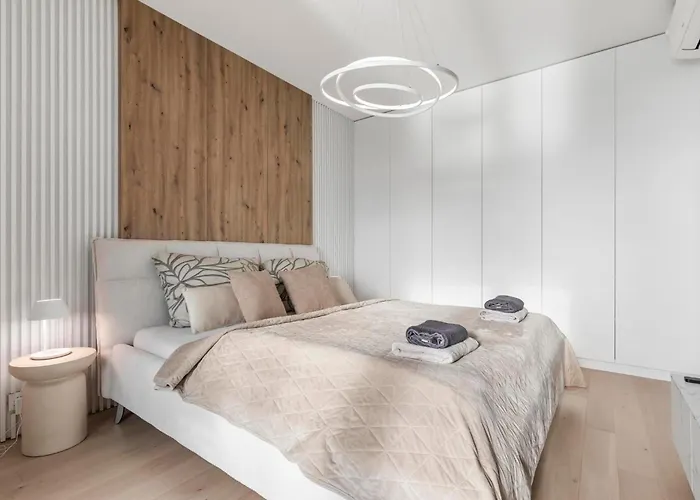 Luxury Eurovea Tower - Danube & Castle * ブラチスラヴァ